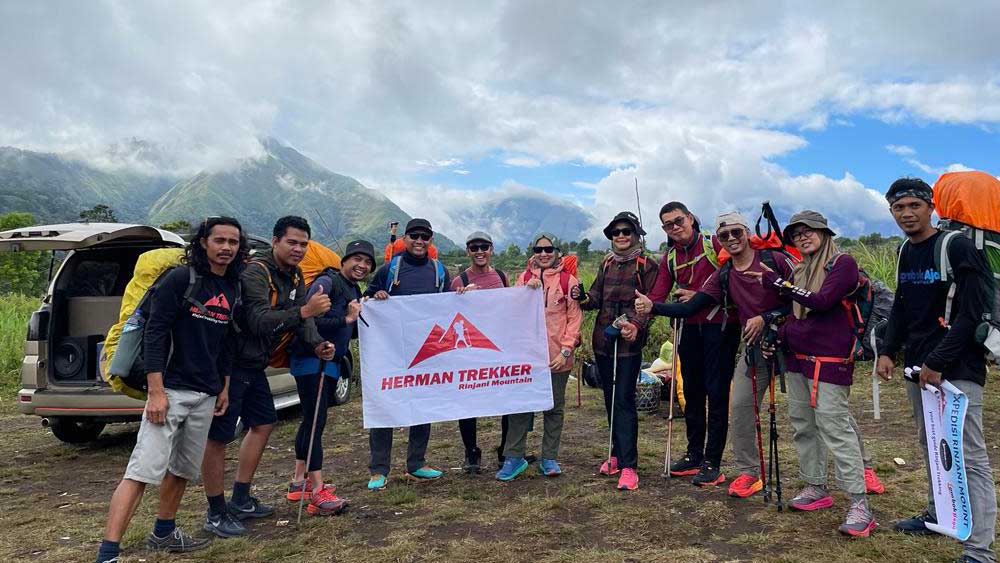 The Best of Senaru: 3D2N Waterfalls & Mount Rinjani Trek